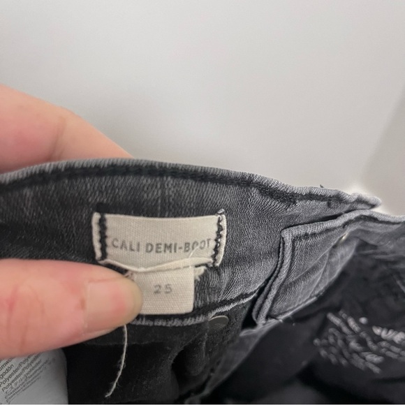 Madewell Cali Demi Boot Jeans Raw Hem in Faded Black Size 25 - Picture 6 of 12